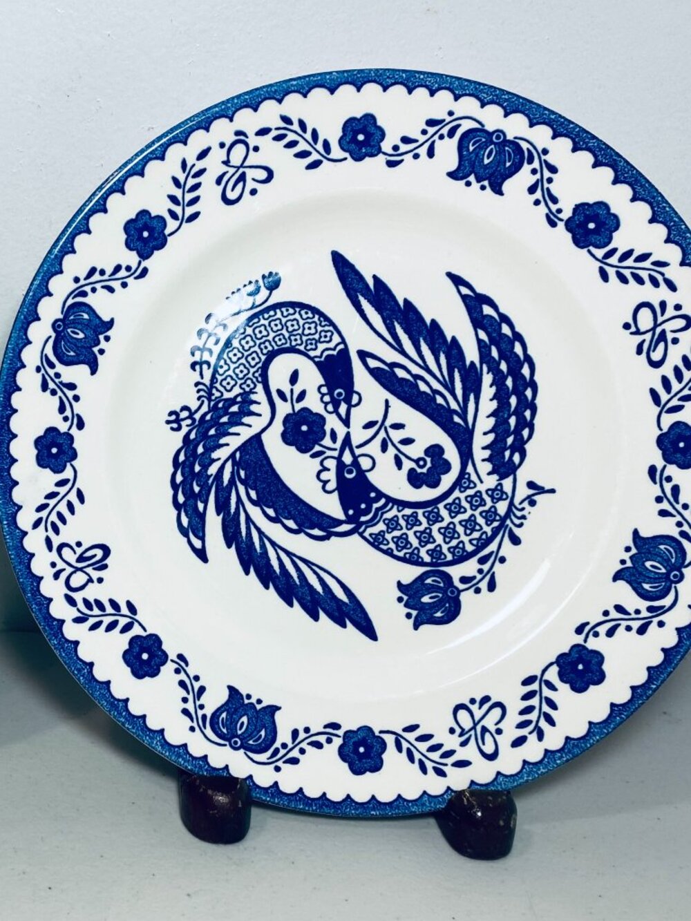 2 VNTG Mount Clemens Pottery 10" Plates Blue&White "Lovebirds & Tulips" D/W Oven